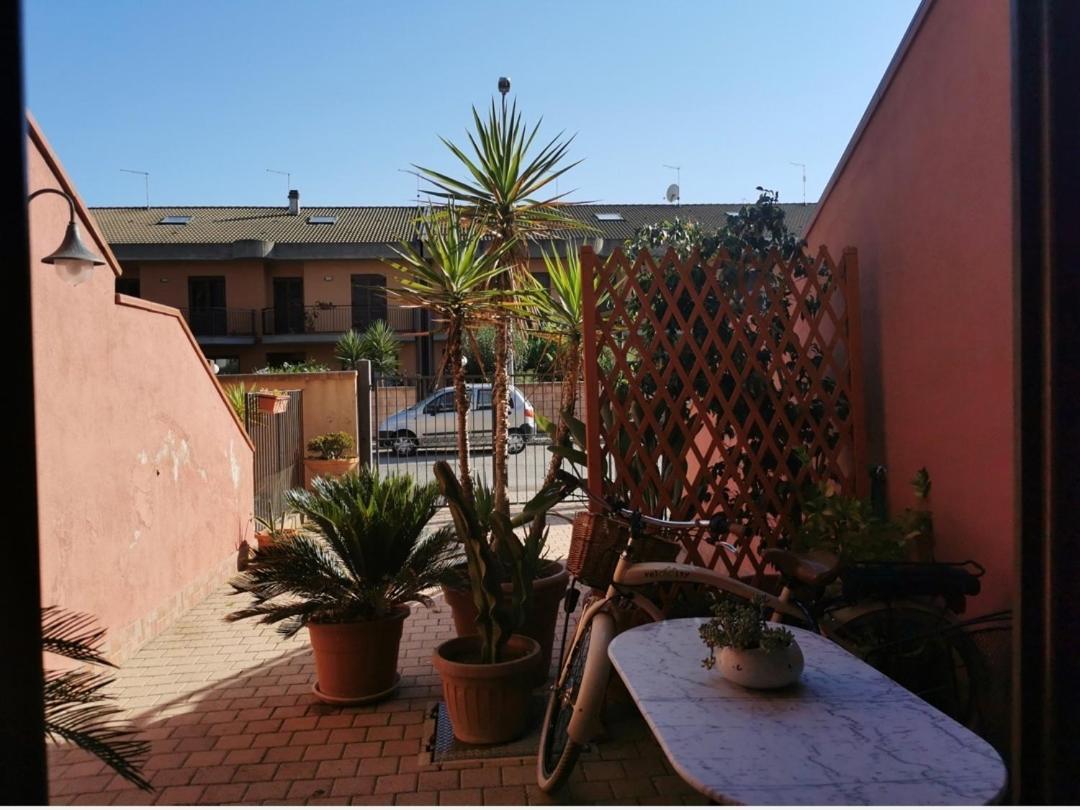 Il Loto Lägenhet Caltagirone Exteriör bild